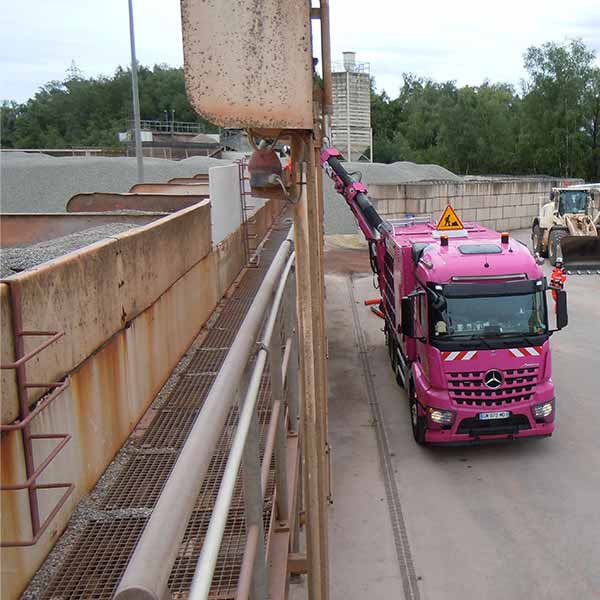 location camion aspirateur location aspiratrice excavatrice industrielle